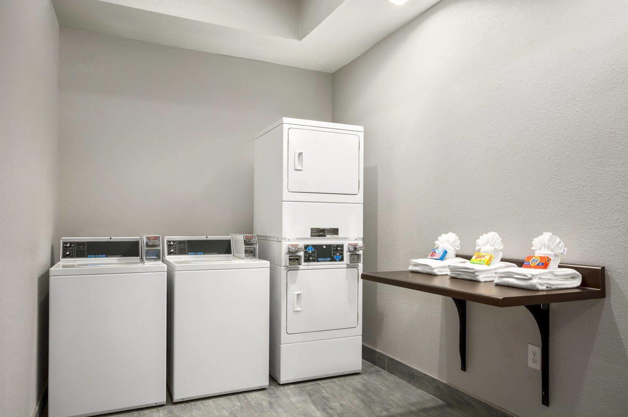 Hawthorn Extended Stay By Wyndham Midland Eksteriør bilde